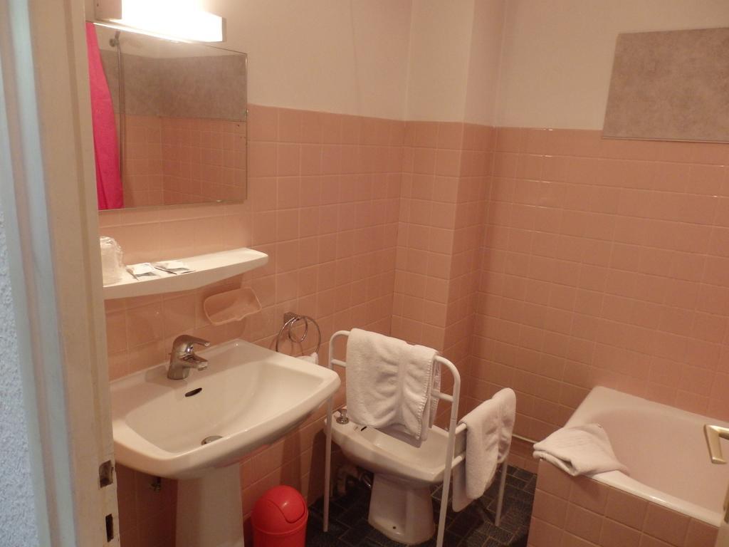 Servhotel Morestel Стая снимка