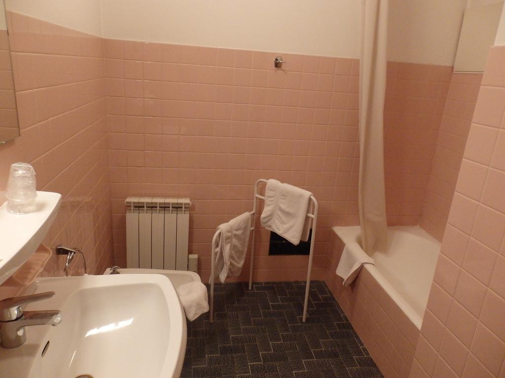 Servhotel Morestel Екстериор снимка
